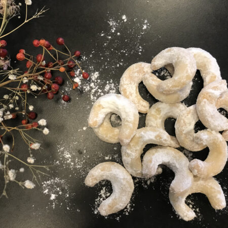 SPELT VANILLA CRESCENT COOKIES