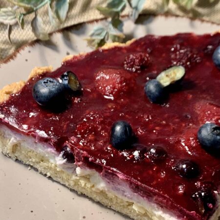 COCONUT TART WITH MIXED BERRIES