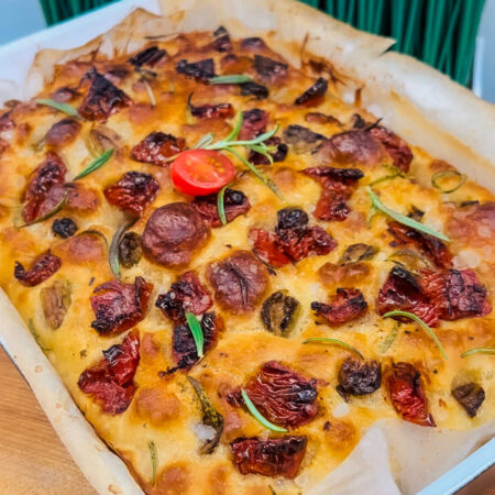 ROSEMARY AND SUN-DRIED TOMATO FOCACCIA