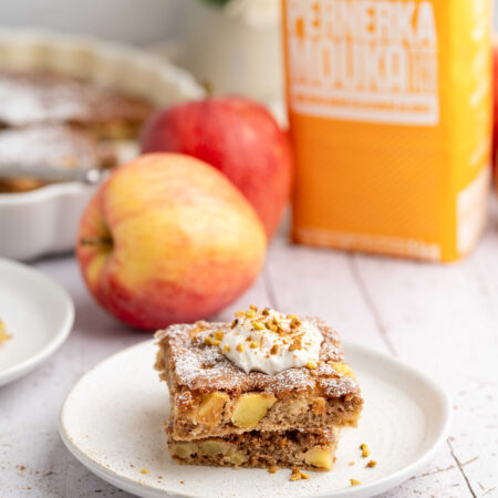 QUICK AND EASY APPLE CAKE