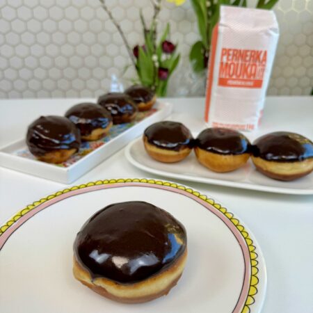 VANILLA CREAM-FILLED DOUGHNUTS WITH CHOCOLATE GLAZE