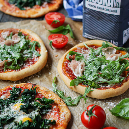 ROCKET OR SPINACH MINI PIZZAS
